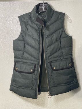 BARBOUR Whernside Quilted Vest / Gilet in Olive MSRP$280 - Size 6